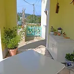 Roberto 4 *