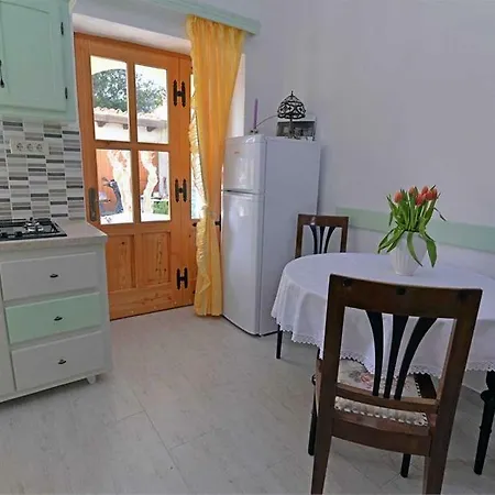 Roberto 4 Apartment