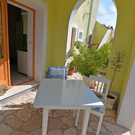 Roberto 4 アパート *